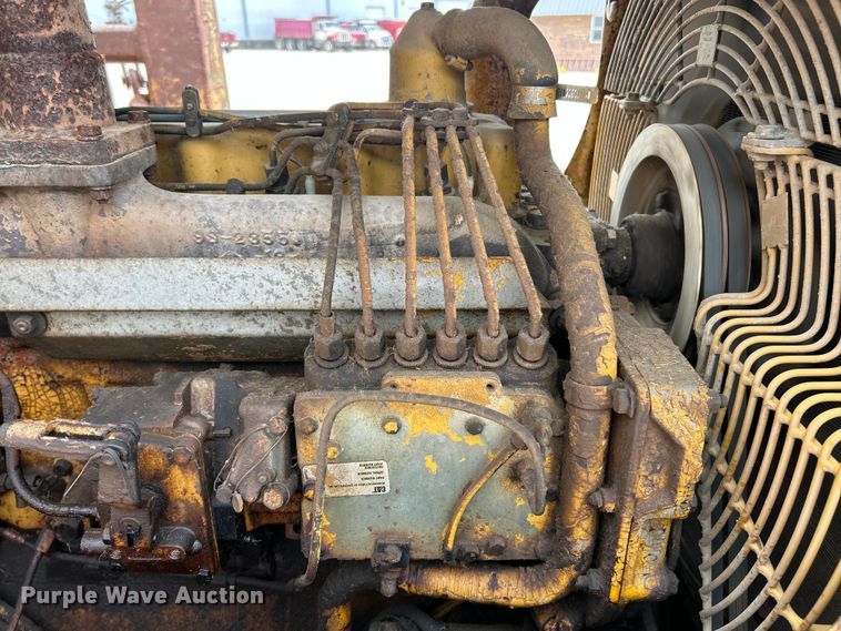 image for item FC2785 1977 Caterpillar D5 pipelayer
