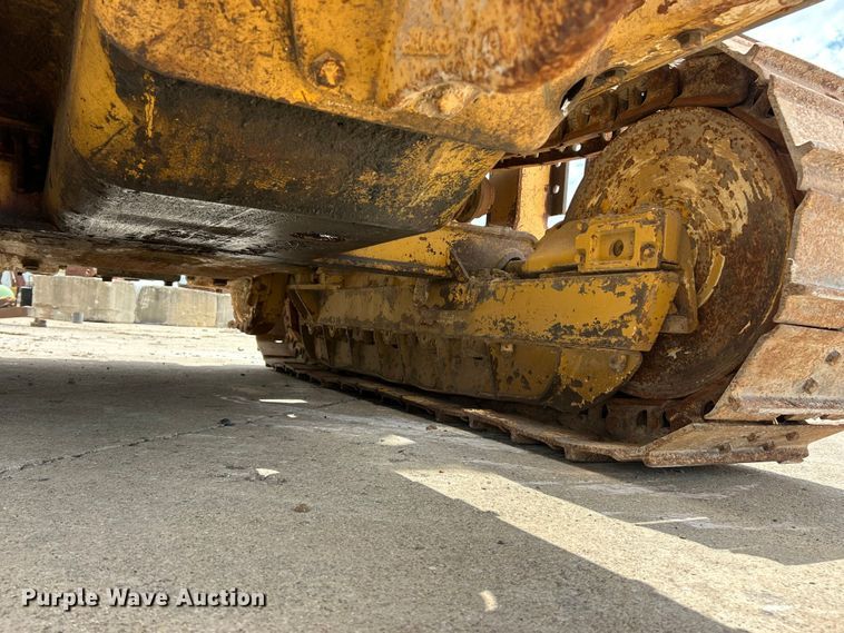 image for item FC2785 1977 Caterpillar D5 pipelayer