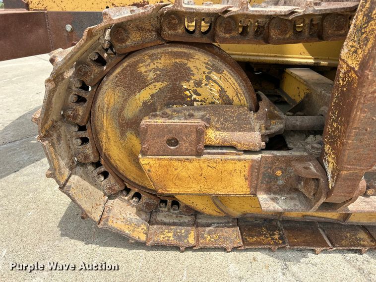 image for item FC2785 1977 Caterpillar D5 pipelayer