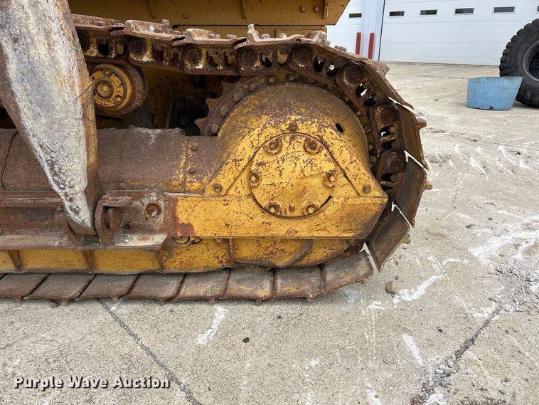 image for item FC2785 1977 Caterpillar D5 pipelayer