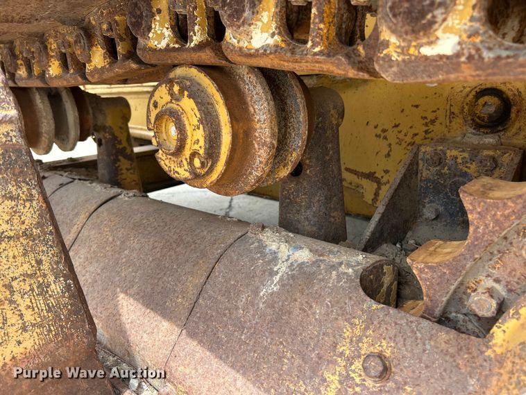 image for item FC2785 1977 Caterpillar D5 pipelayer