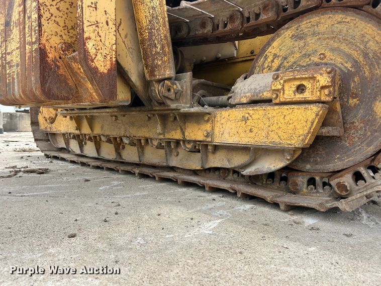 image for item FC2785 1977 Caterpillar D5 pipelayer