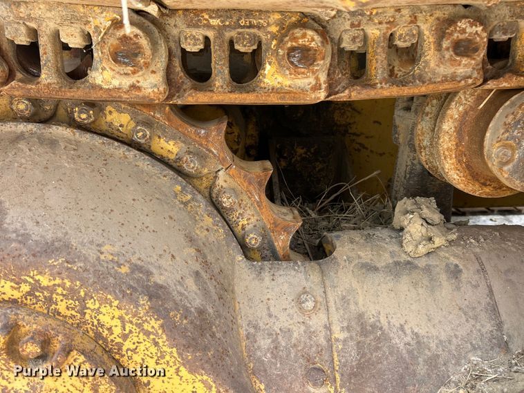 image for item FC2785 1977 Caterpillar D5 pipelayer