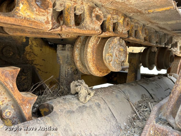 image for item FC2785 1977 Caterpillar D5 pipelayer