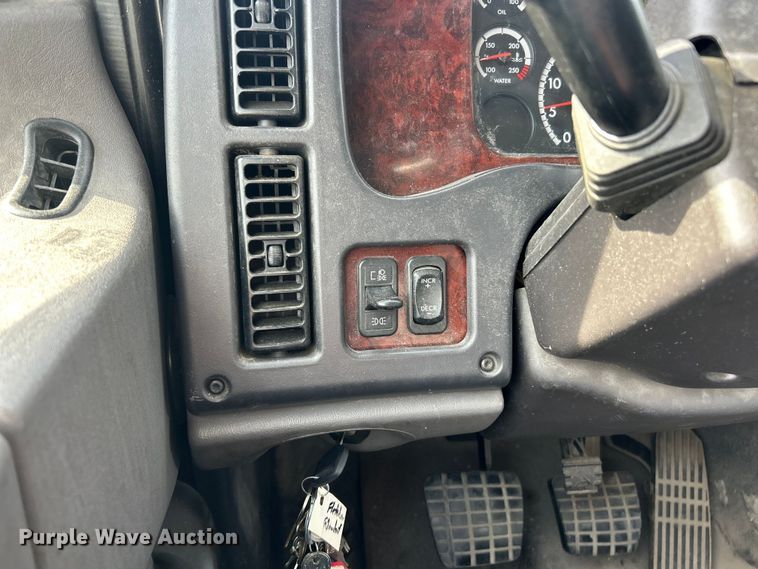 image for item FC2799 2011 Freightliner Business Class M2 flatbed truck