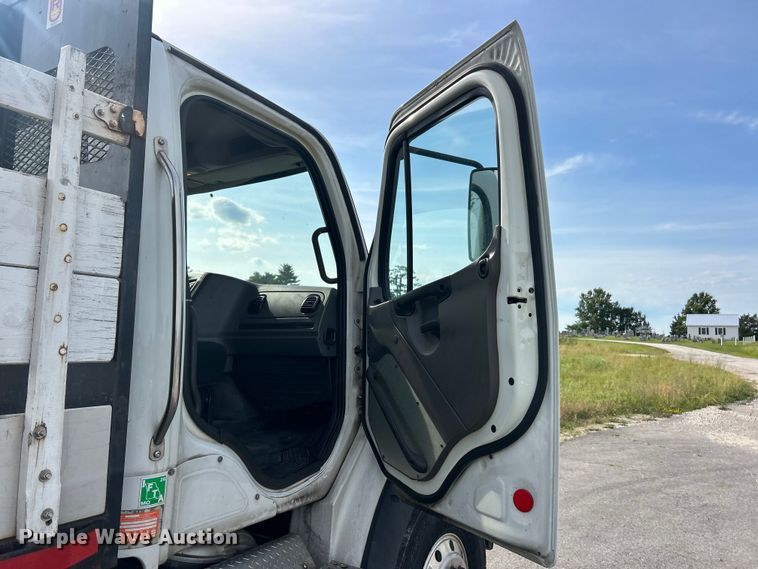 image for item FC2799 2011 Freightliner Business Class M2 flatbed truck