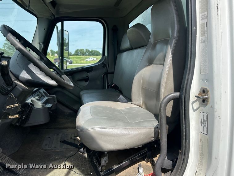 image for item FC2805 2014 Freightliner Business Class M2 utility / service truck