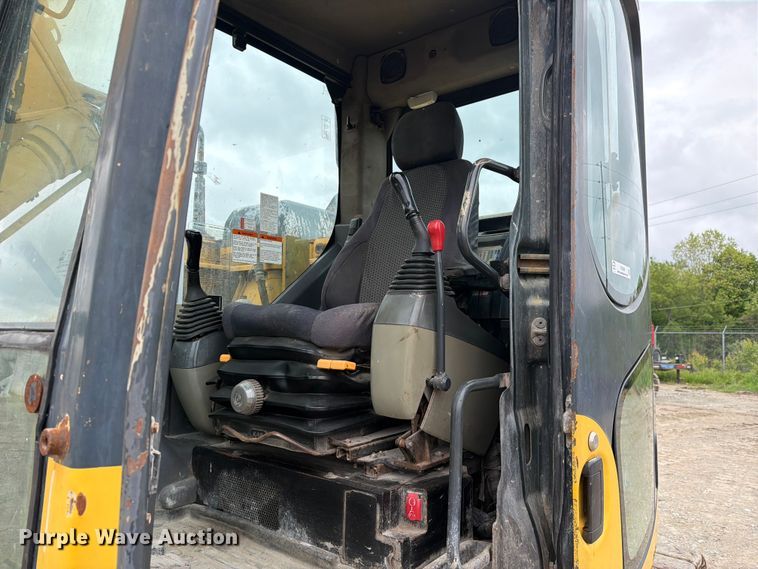 image for item FC3099 2019 Komatsu PC138USLC excavator