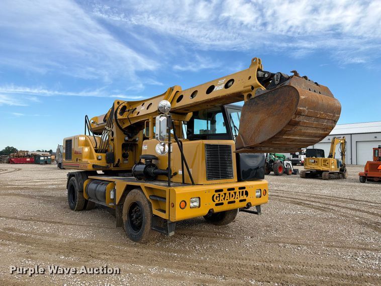 image for item FC3136 Gradall XL3100 wheeled excavator