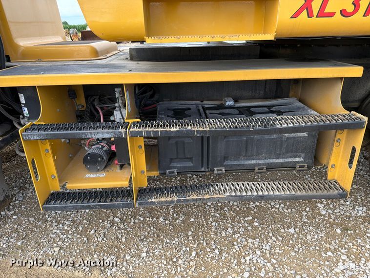 image for item FC3136 Gradall XL3100 wheeled excavator