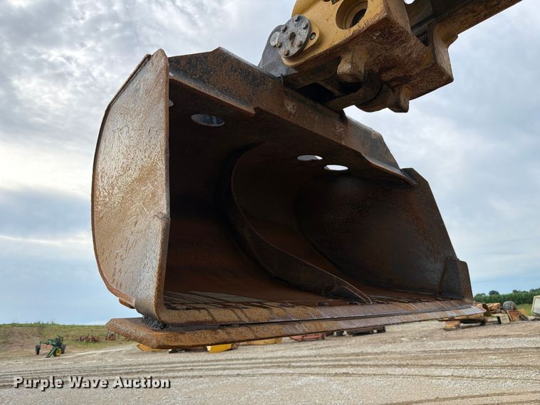 image for item FC3136 Gradall XL3100 wheeled excavator