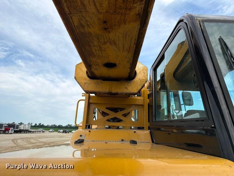 image for item FC3136 Gradall XL3100 wheeled excavator