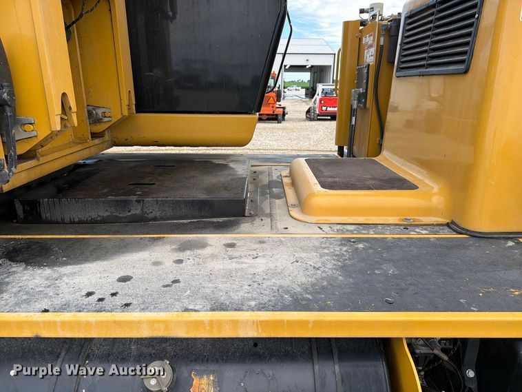 image for item FC3136 Gradall XL3100 wheeled excavator