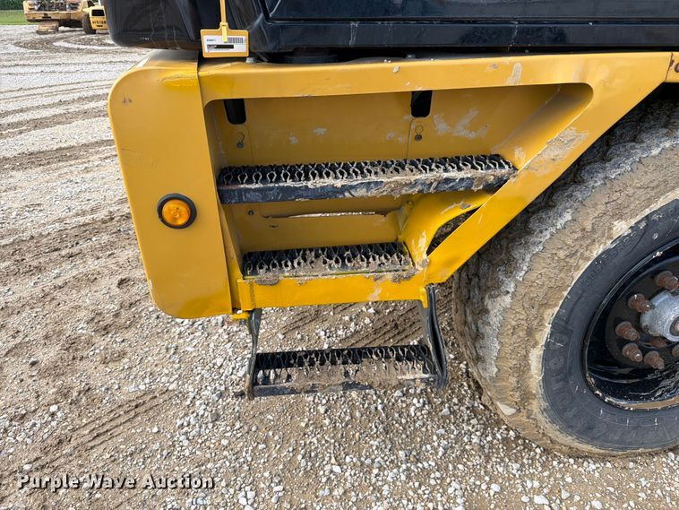 image for item FC3136 Gradall XL3100 wheeled excavator