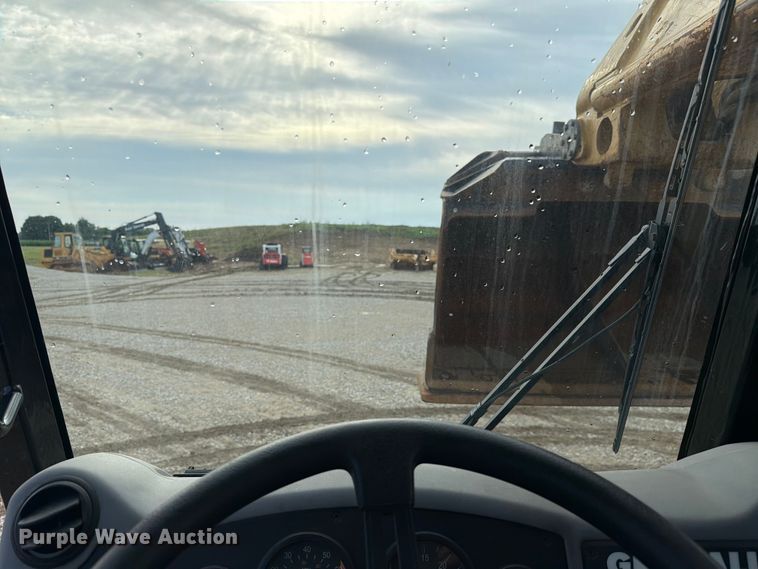 image for item FC3136 Gradall XL3100 wheeled excavator