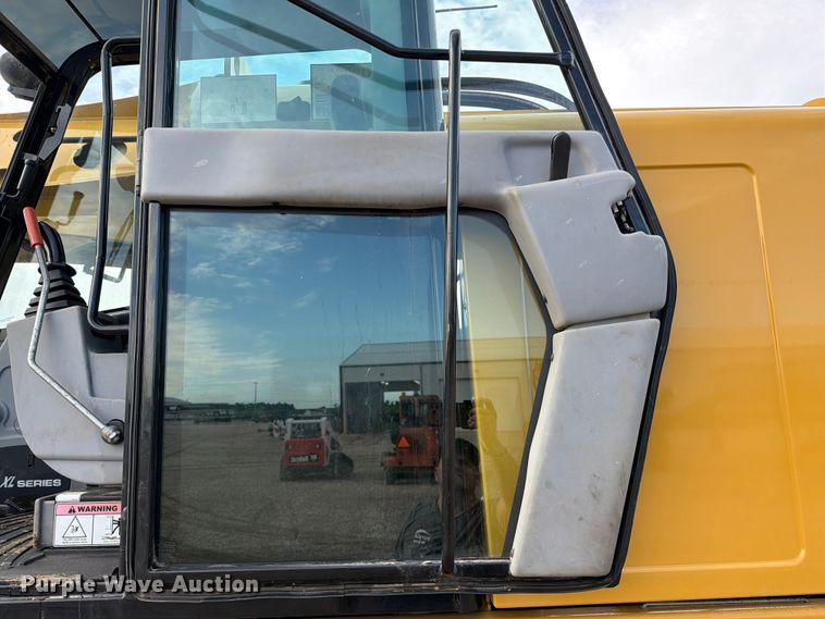 image for item FC3136 Gradall XL3100 wheeled excavator
