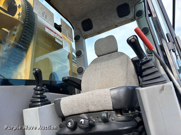 image for item FC3136 Gradall XL3100 wheeled excavator