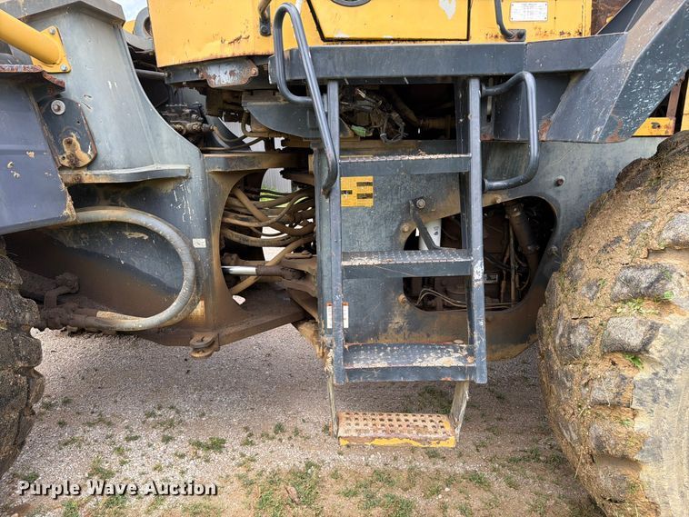 image for item FC3137 2004 Komatsu WA450-5L wheel loader