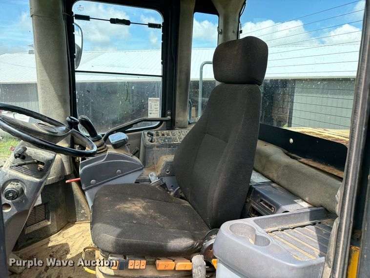 image for item FC3137 2004 Komatsu WA450-5L wheel loader