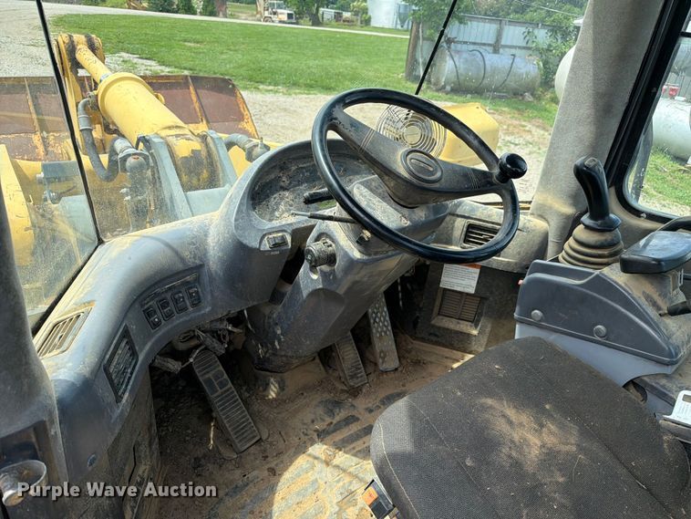 image for item FC3137 2004 Komatsu WA450-5L wheel loader