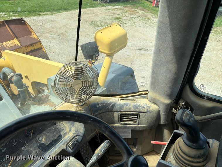image for item FC3137 2004 Komatsu WA450-5L wheel loader