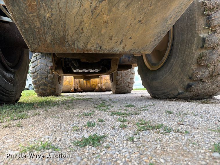 image for item FC3137 2004 Komatsu WA450-5L wheel loader