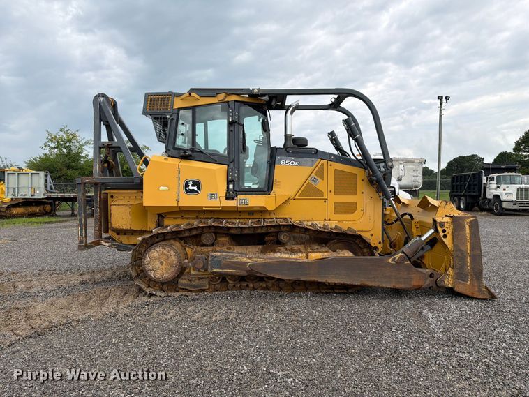 image for item FC3187 2016 John Deere 850K dozer