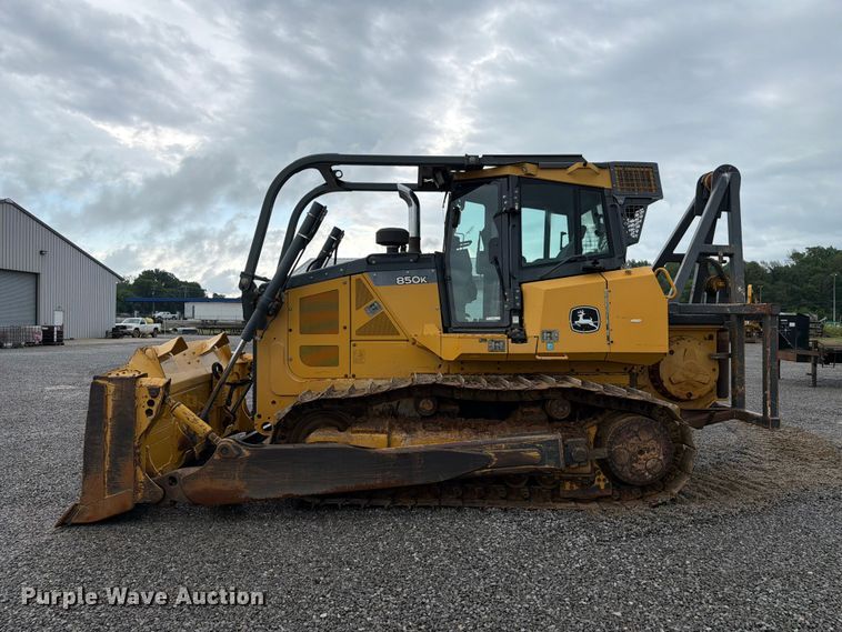 image for item FC3187 2016 John Deere 850K dozer
