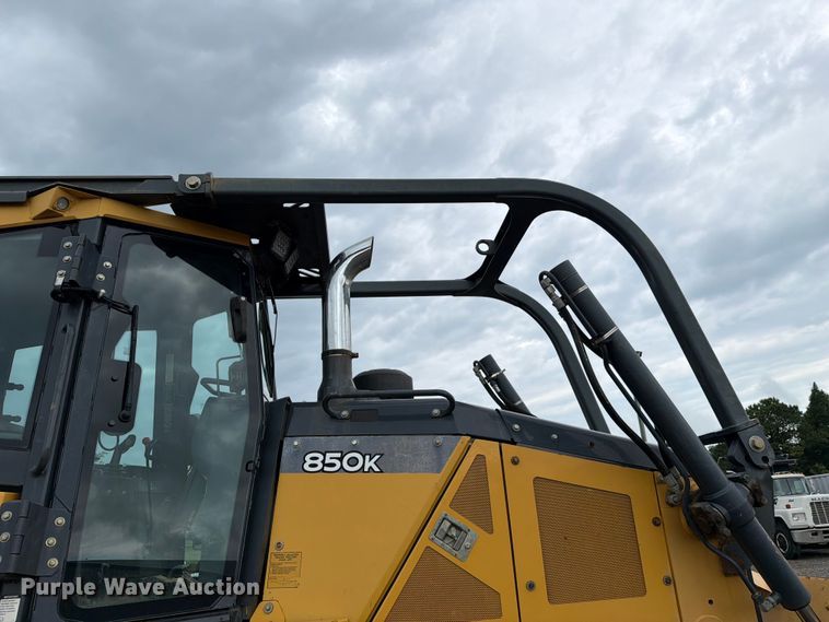 image for item FC3187 2016 John Deere 850K dozer