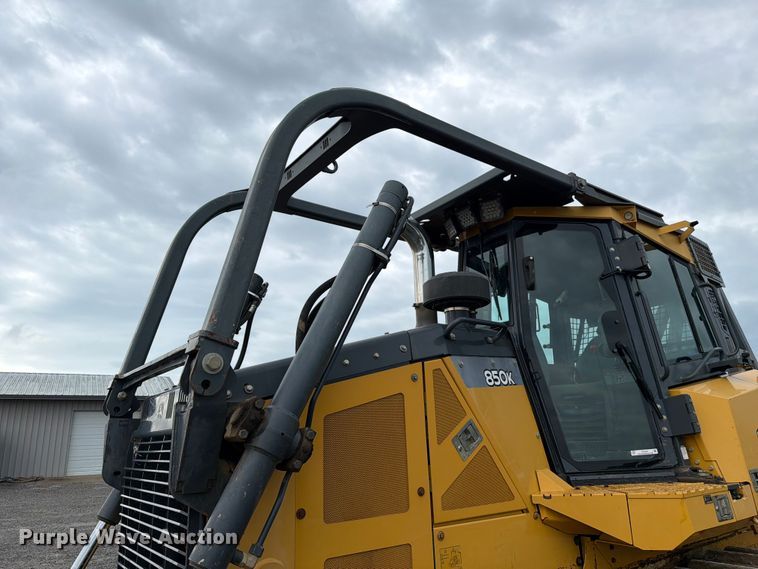 image for item FC3187 2016 John Deere 850K dozer