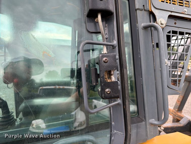 image for item FC3187 2016 John Deere 850K dozer