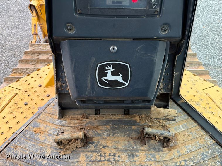 image for item FC3187 2016 John Deere 850K dozer