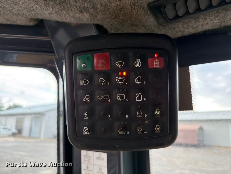 image for item FC3187 2016 John Deere 850K dozer