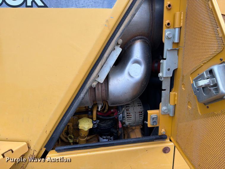 image for item FC3187 2016 John Deere 850K dozer