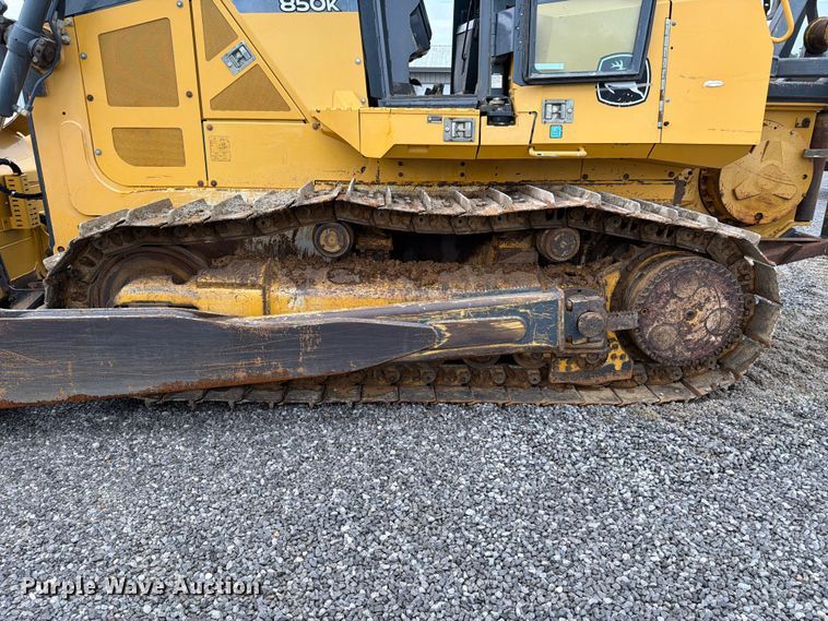 image for item FC3187 2016 John Deere 850K dozer