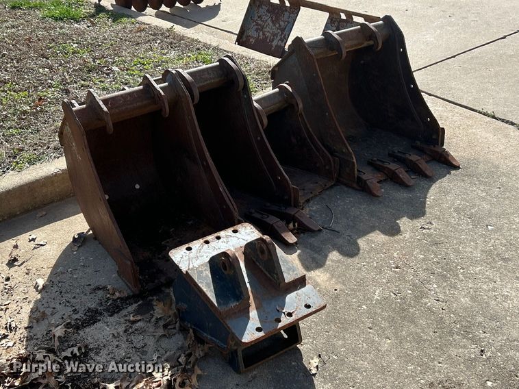 image for item FC5199 Bobcat attachments