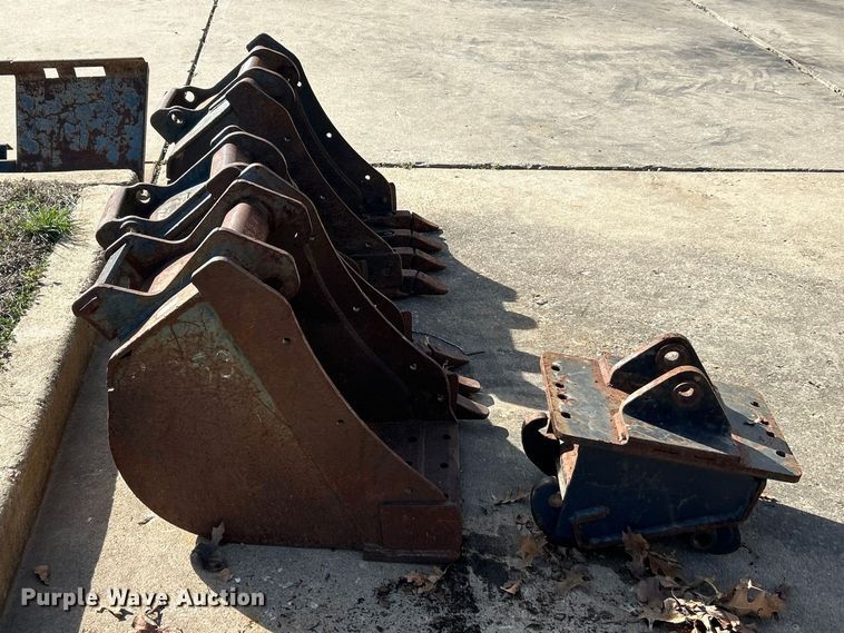 image for item FC5199 Bobcat attachments
