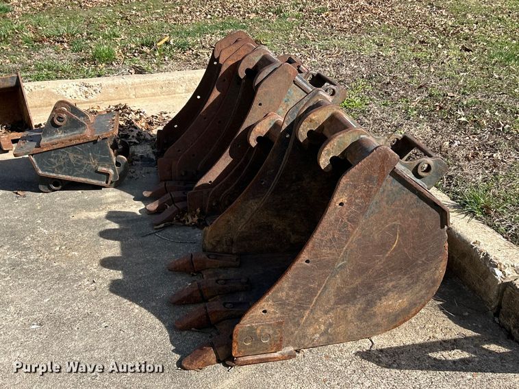 image for item FC5199 Bobcat attachments