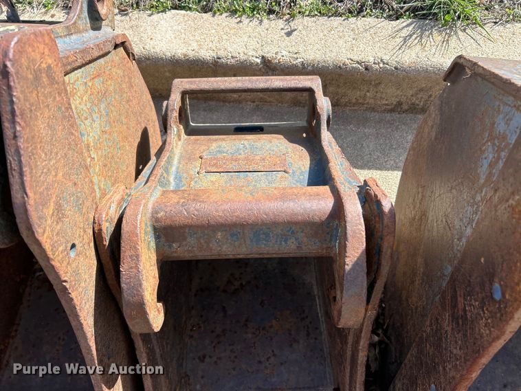 image for item FC5199 Bobcat attachments