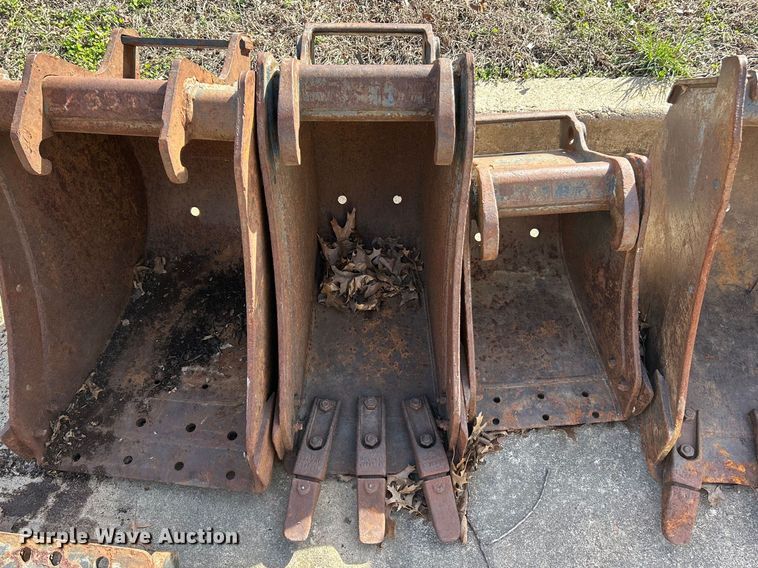 image for item FC5199 Bobcat attachments