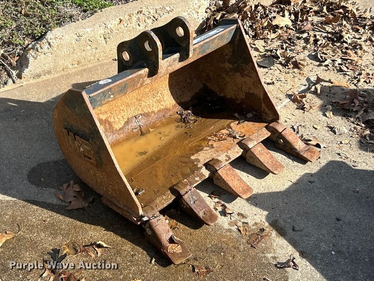 image for item FC5200 Werk-Brau Bobcat E20 bucket