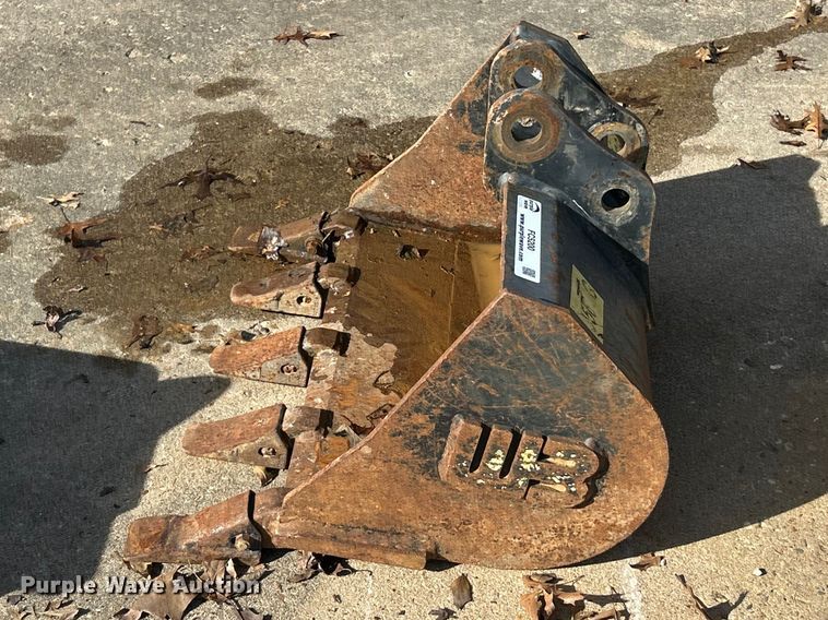 image for item FC5200 Werk-Brau Bobcat E20 bucket