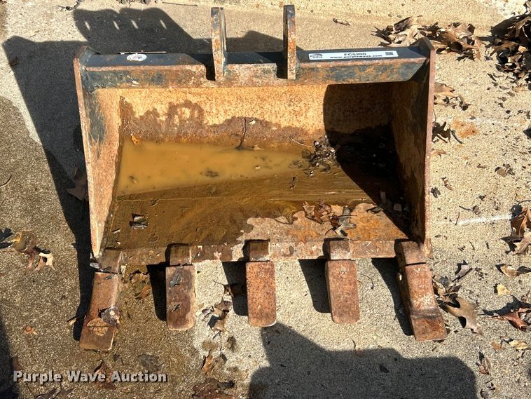 image for item FC5200 Werk-Brau Bobcat E20 bucket