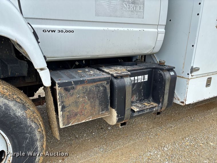 image for item FC5929 1998 GMC C7 utility / service truck