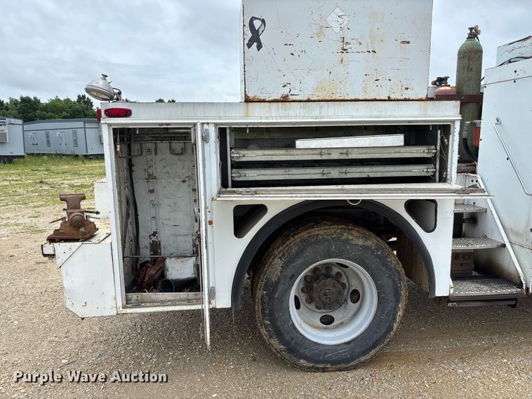 image for item FC5929 1998 GMC C7 utility / service truck
