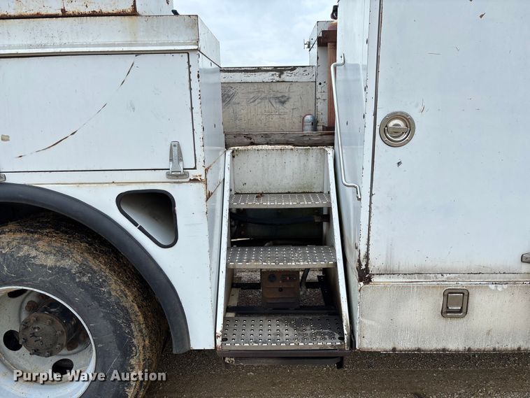 image for item FC5929 1998 GMC C7 utility / service truck