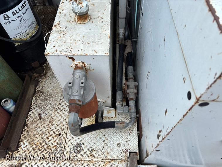 image for item FC5929 1998 GMC C7 utility / service truck
