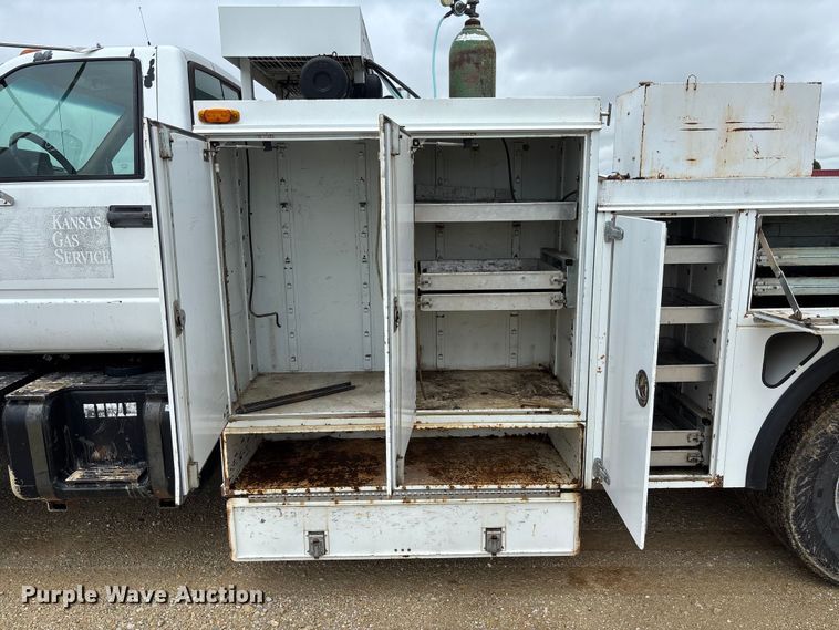 image for item FC5929 1998 GMC C7 utility / service truck