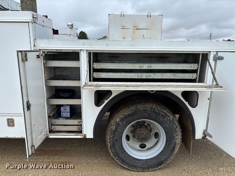 image for item FC5929 1998 GMC C7 utility / service truck