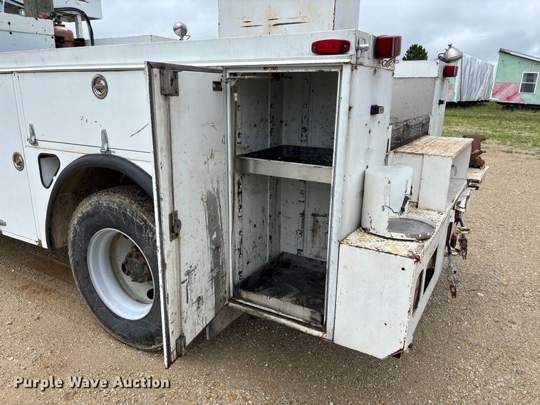 image for item FC5929 1998 GMC C7 utility / service truck